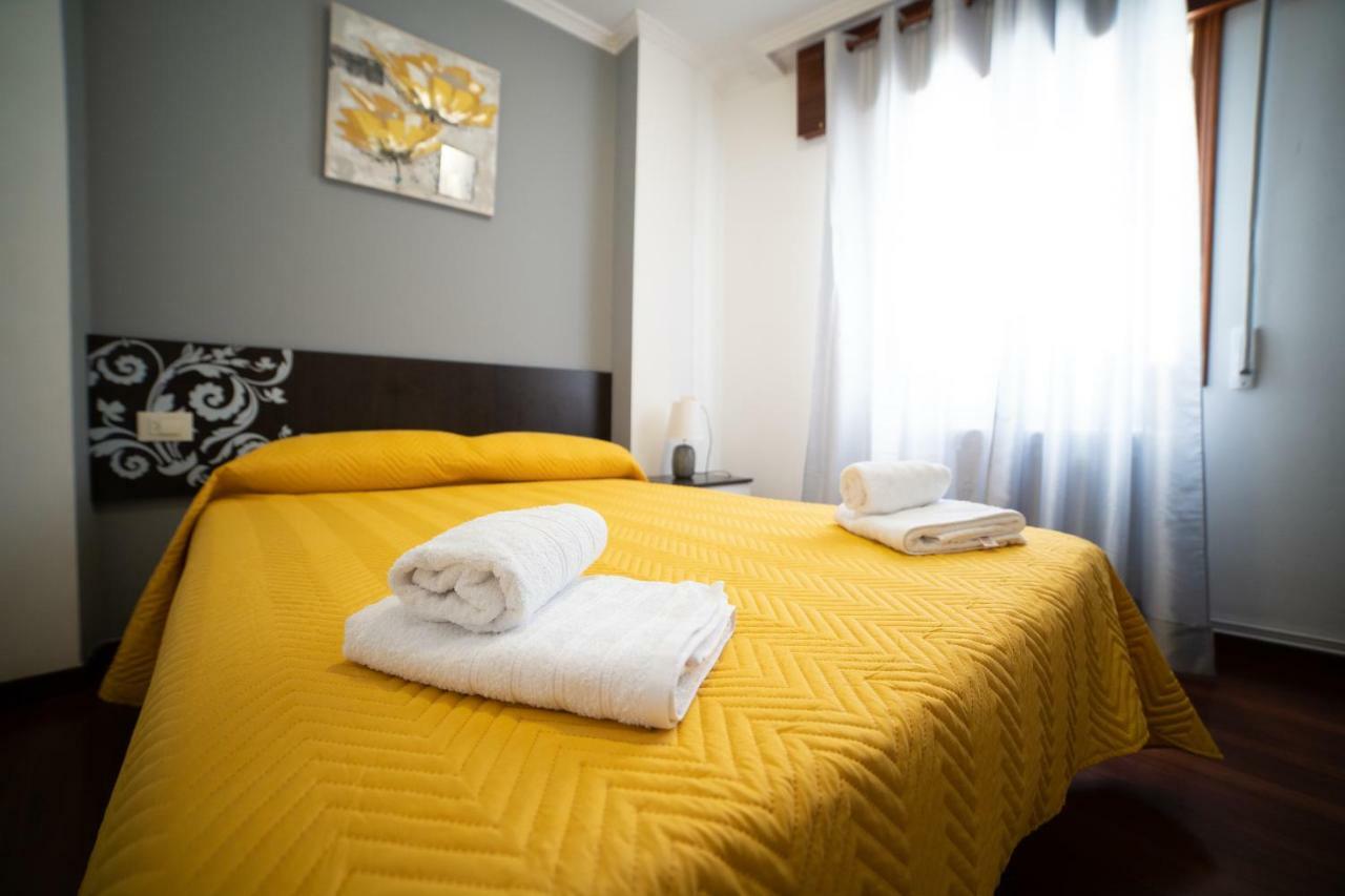 Apartamentos Enteros O Lagar Melide Luaran gambar